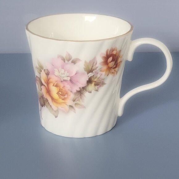 Crown Trent Staffordshire China Mugs - Picture 4 of 8